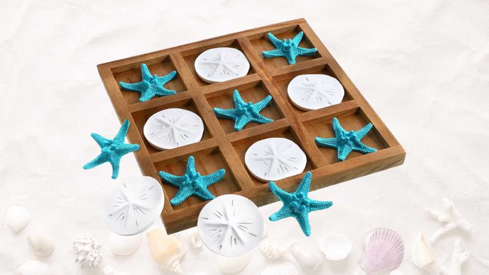 Tic tac toe game starfish and seashell