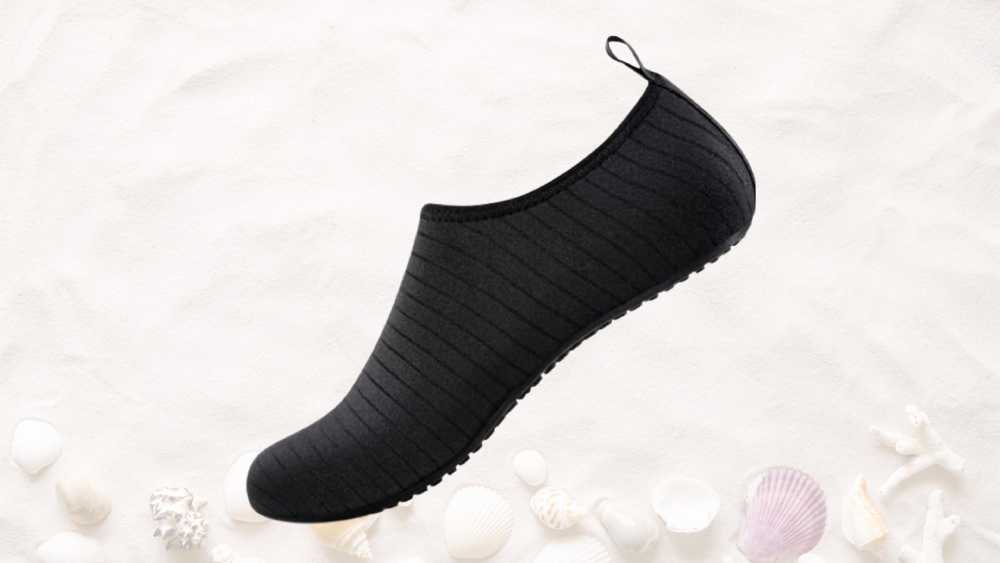 Aqua socks for men and women