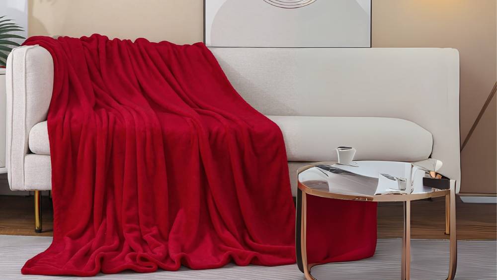 Comfortable throw blanket