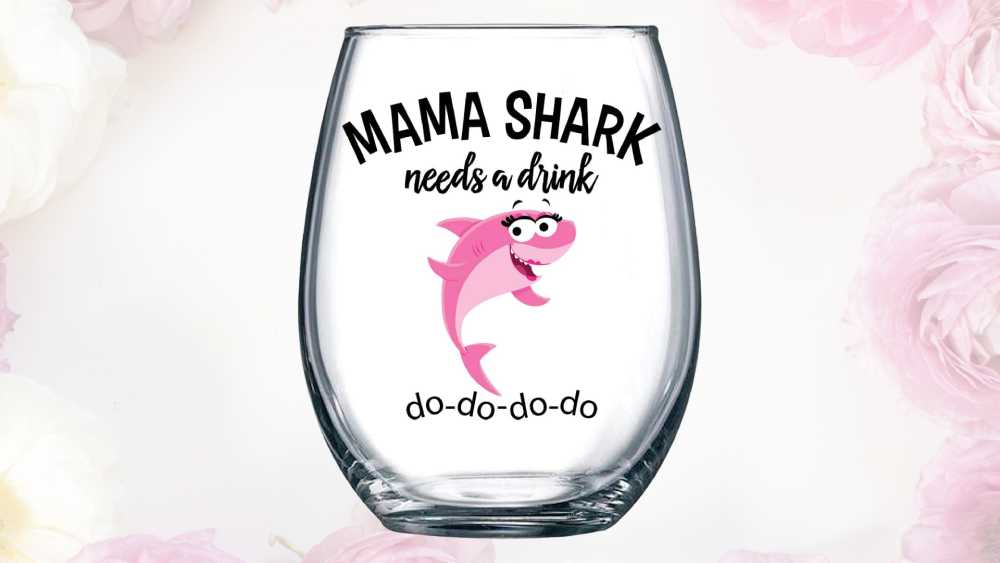 Funny mom wine glass