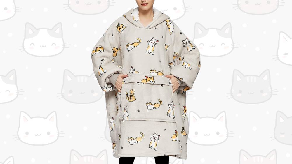 Oversized wearable blanket