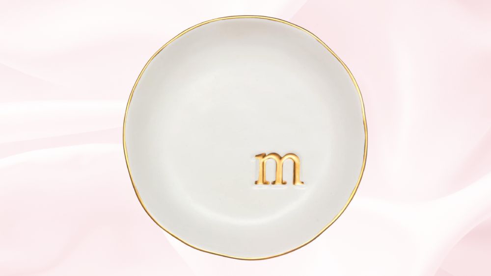 Elegant ceramic jewelry tray