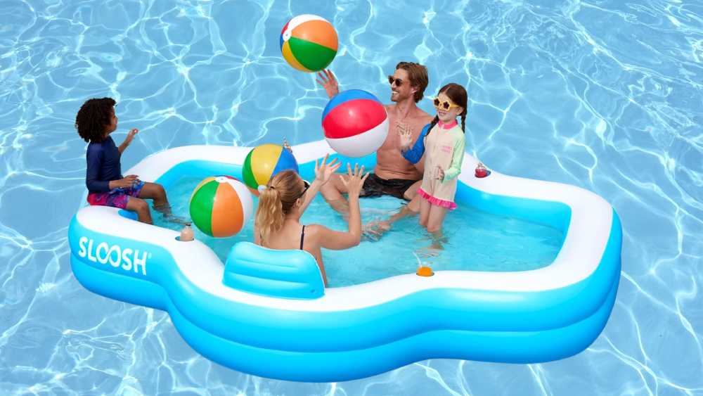 Full-sized inflatable swimming pool