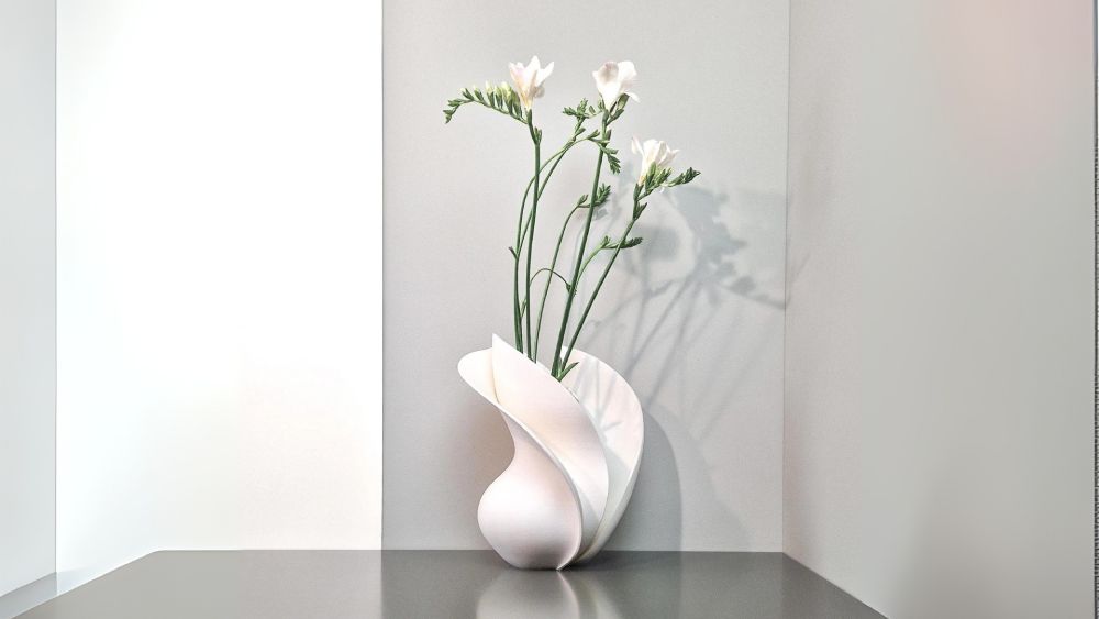 Modern wavy vase with layered design