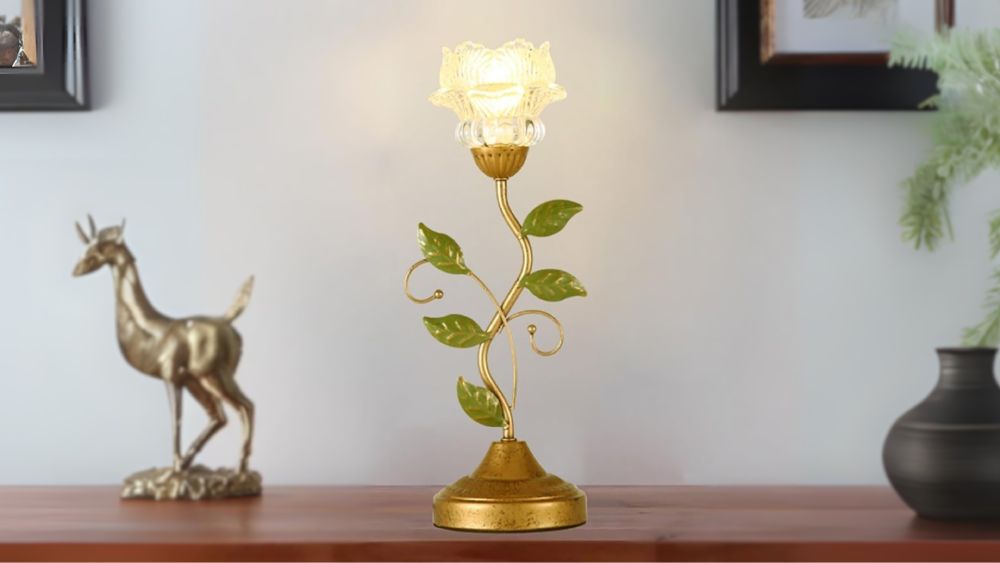 Antique flower lamp with decorative leaves